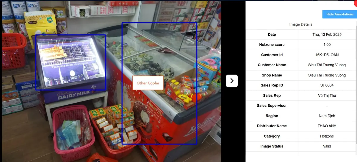 Geladeira detectada ao lado de outra geladeira