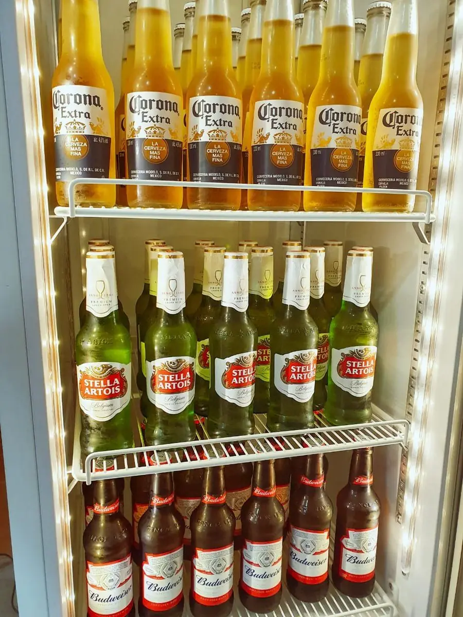 Geladeira de cerveja na loja