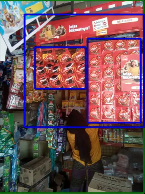 Fita pendurada com produtos detectados pela IA
